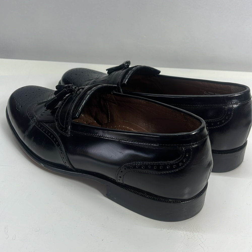 Bostonian Classics Black Tasseled Wingtip Leather Shoes - Picture 5 of 8